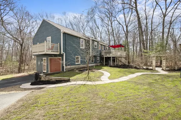 Medway, MA 02053,19 Stanley Road