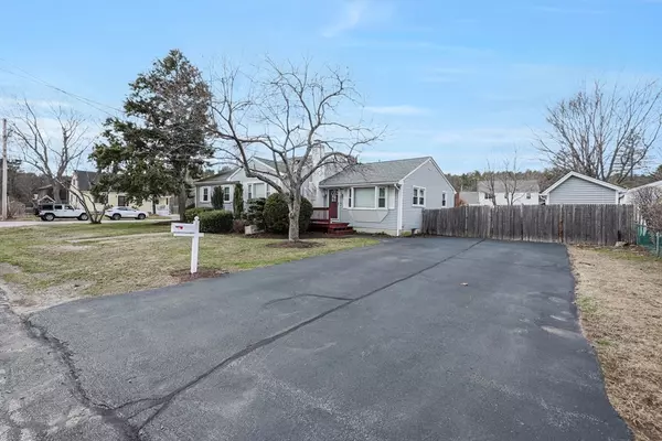 Foxboro, MA 02035,7 Highland Circle