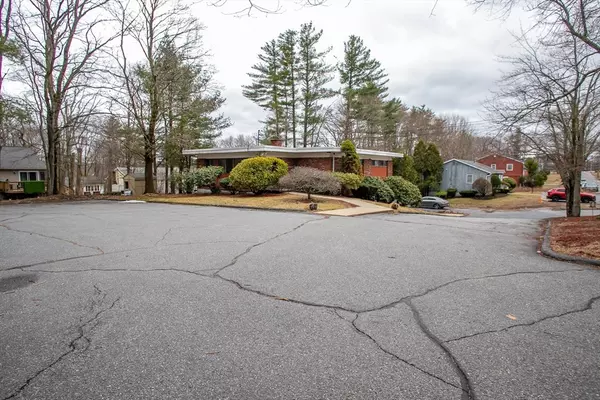 Gardner, MA 01440,41-43 Lennon St