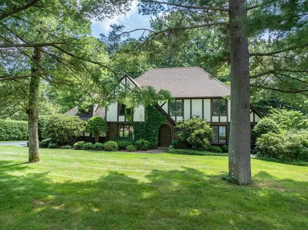 Wilbraham, MA 01095,7 Deepwood Dr