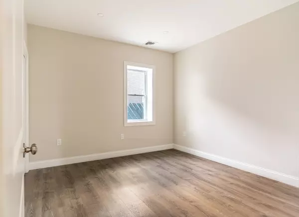 Fall River, MA 02723,146 18th St