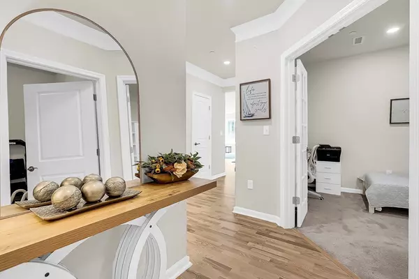 Grafton, MA 01536,2 Winslow Lane #206