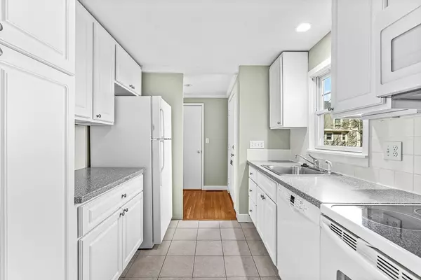 Wellesley, MA 02482,11 Oak St #59
