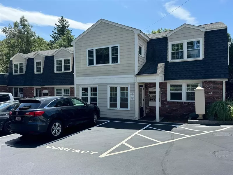 162 Main St #7, Wenham, MA 01984