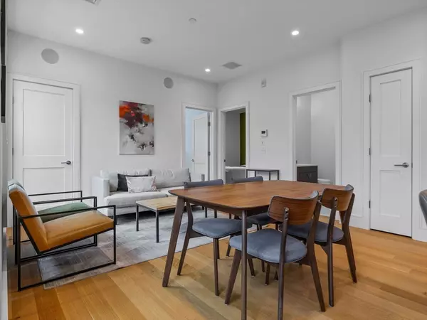 Boston, MA 02130,65 Green Street #203