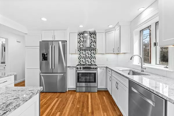 Wayland, MA 01778,30 Pilgrim Path