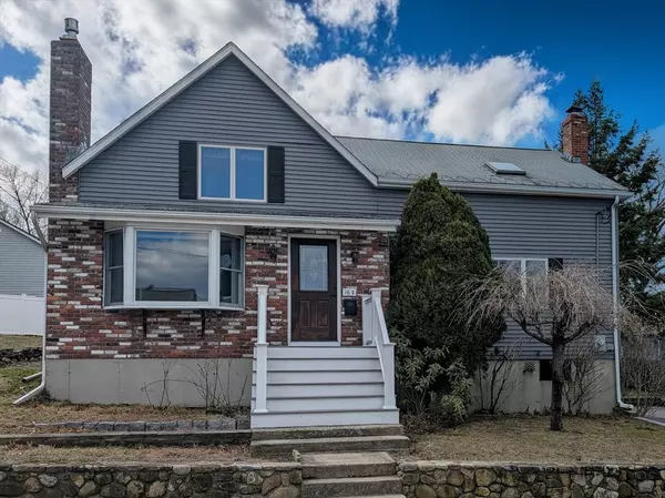 16 Edgemere Ave, Burlington, MA 01803