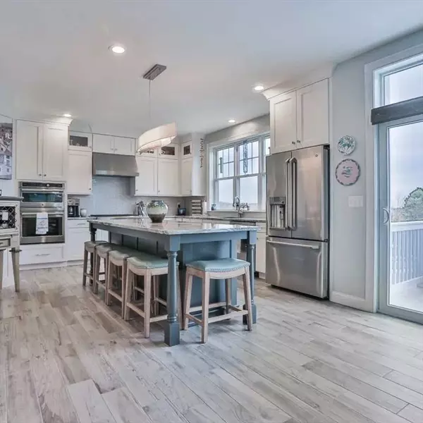 Cohasset, MA 02025,31 Howe Rd