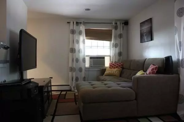 Waltham, MA 02453,10-12 Liverpool Ln