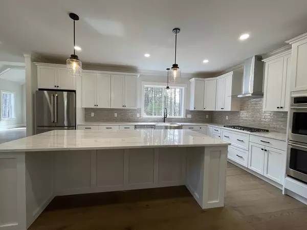 Groton, MA 01450,42 Paugus Trail