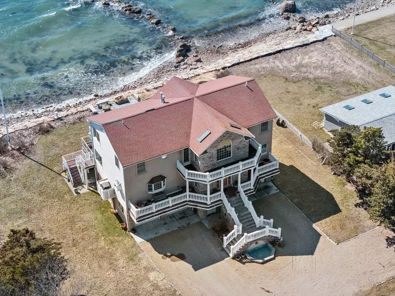 12 Balsam St, Fairhaven, MA 02719