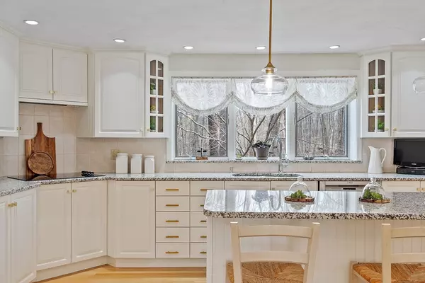 24 Greybirch Rd Andover, MA 01810