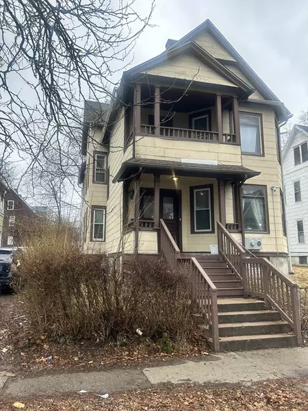 51 Acushnet Ave, Springfield, MA 01105