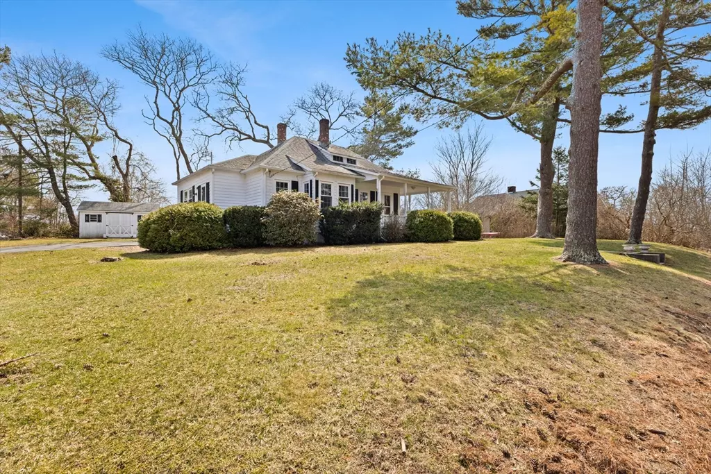 Bourne, MA 02532,10 Puritan Rd