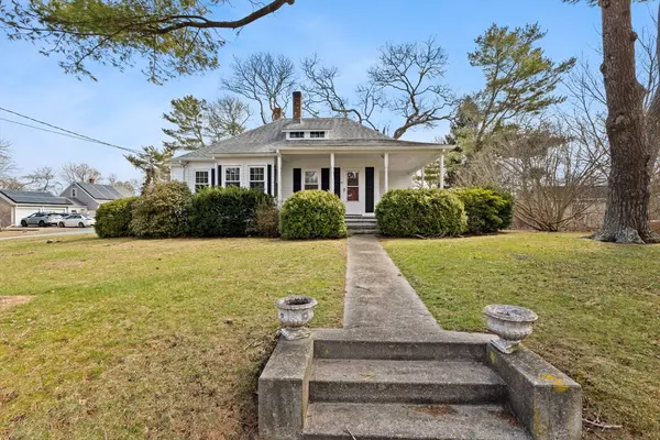 Bourne, MA 02532,10 Puritan Rd