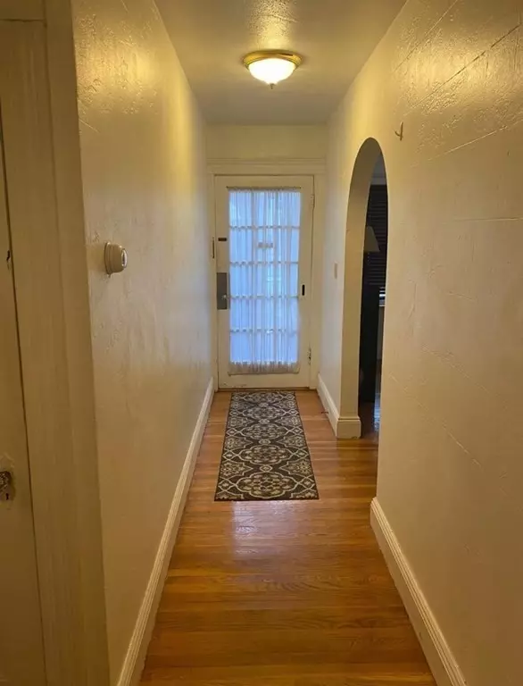 Brookline, MA 02446,89 Westbourne Terr #1