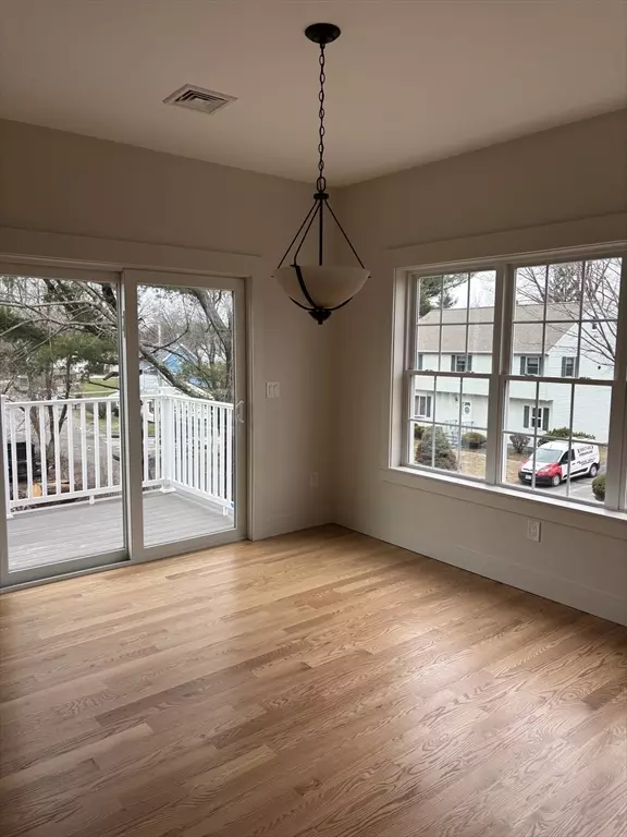 Worcester, MA 01604,72 Valmor Street