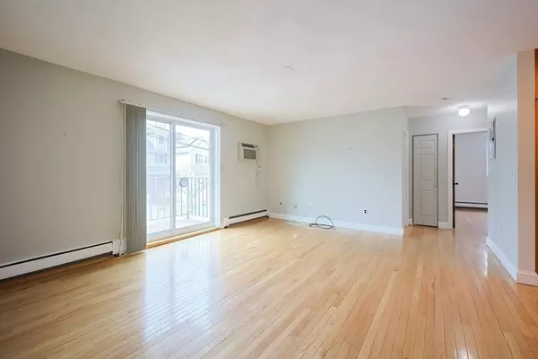 Medford, MA 02155,5 Ash St #2