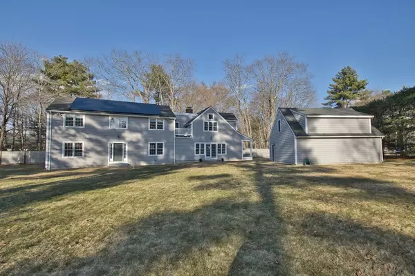 Medfield, MA 02052,3 Pine Grove Rd