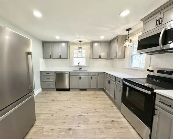 Greenfield, MA 01301,124 Log Plain Rd