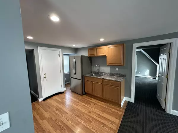 Whitman, MA 02382,132 South Ave #2