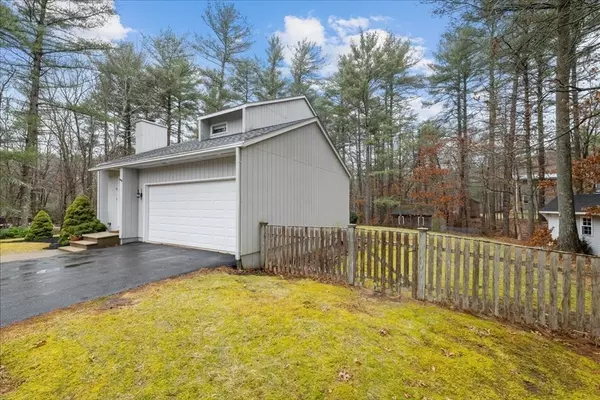 Kingston, MA 02364,64 Newcombs Mill Rd