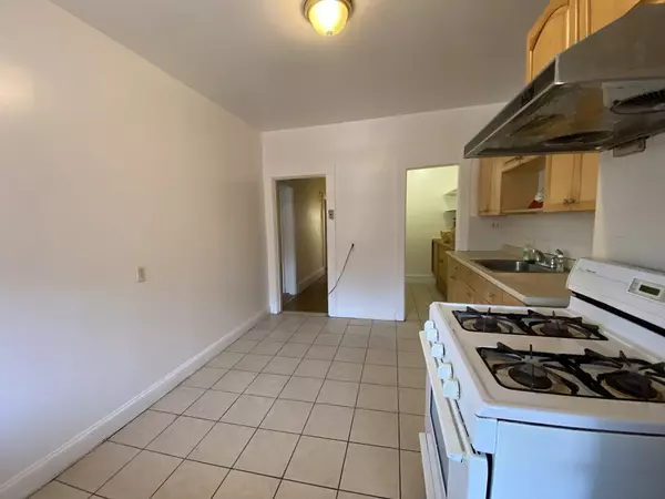 Boston, MA 02115,884 Huntington Ave #3