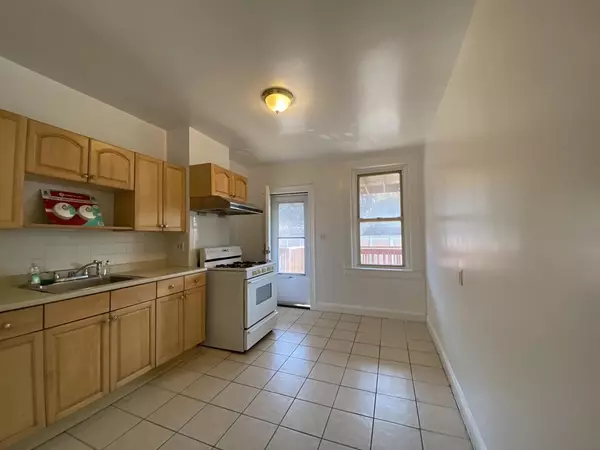 884 Huntington Ave #3, Boston, MA 02115
