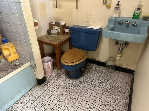 Boston, MA 02111,9999 Confidential St