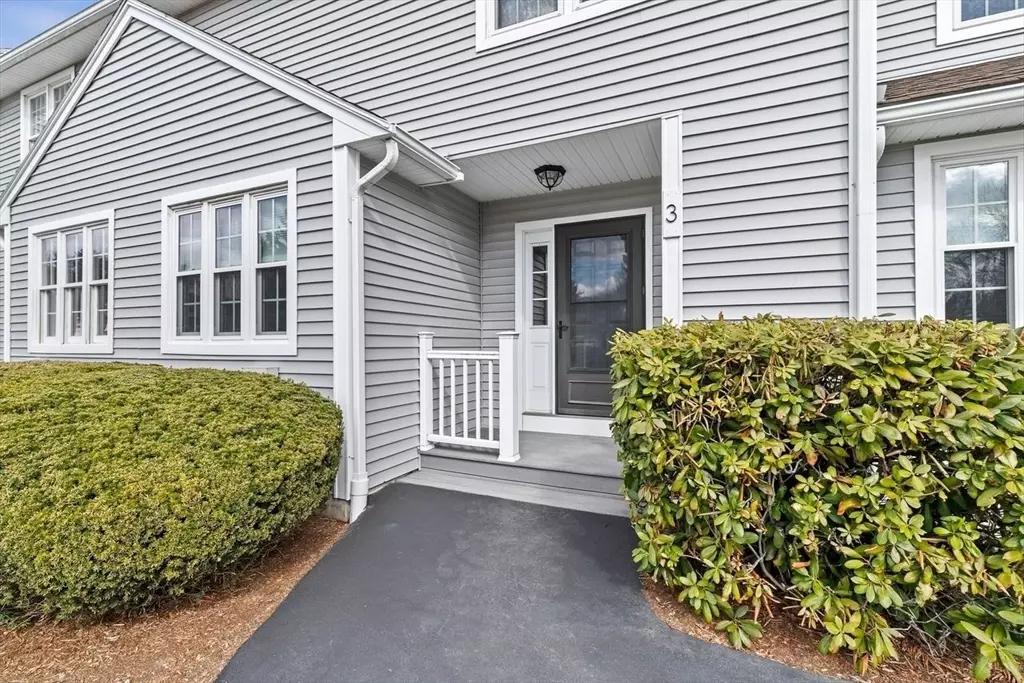 Milford, MA 01757,3 Godfrey Ln #3