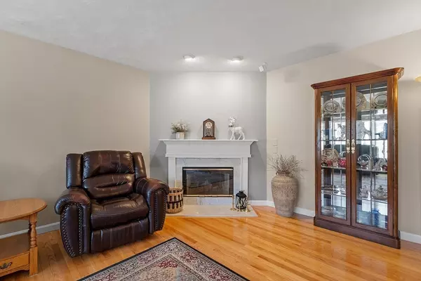 Paxton, MA 01612,13 Laurel Street