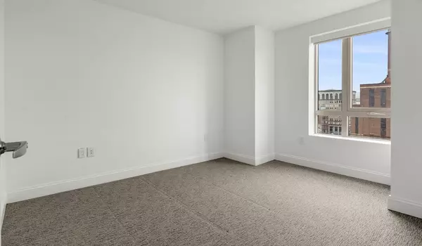 Boston, MA 02111,99 Kneeland St #707