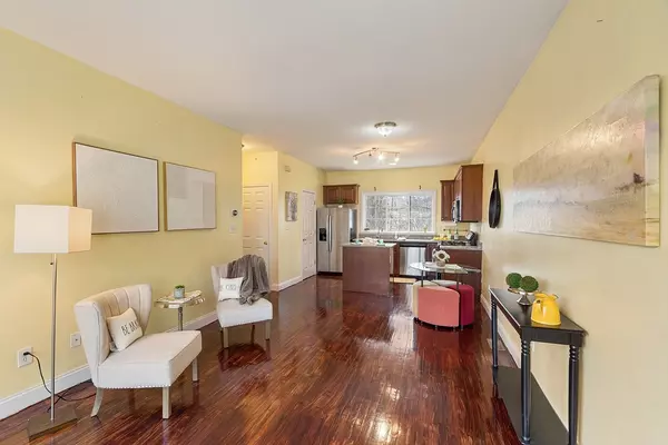 Acton, MA 01720,19 Railroad Street #E2