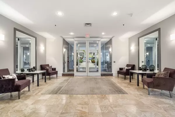 Cambridge, MA 02139,950 Massachusetts Ave #417