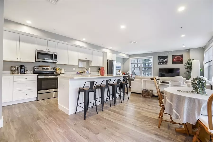 245 Bussey St #307, Dedham, MA 02026