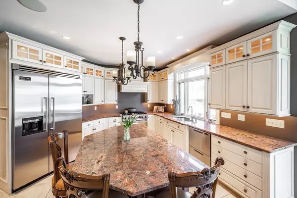 Southwick, MA 01077,2 Gableview Lane