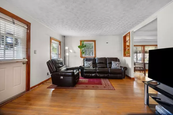 Leominster, MA 01453,16 Pleasant Ave