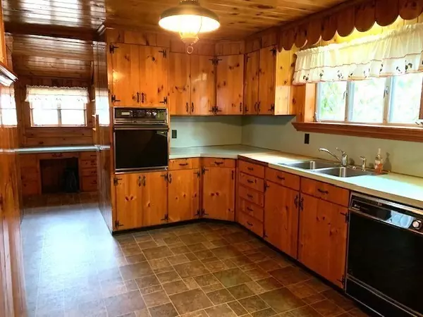 Beverly, MA 01915,22 Laurel St