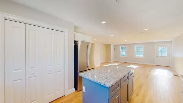 Taunton, MA 02780,44 Dean St #304