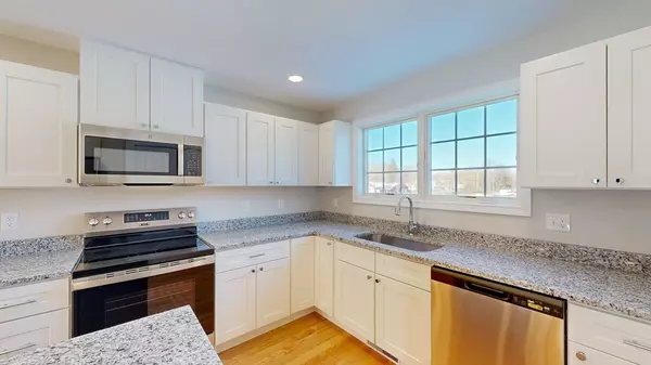 Taunton, MA 02780,44 Dean St #304
