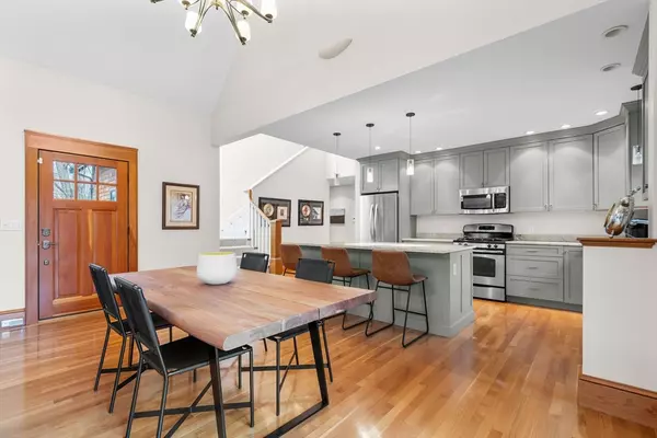 Wellesley, MA 02481,32 Standish Cir