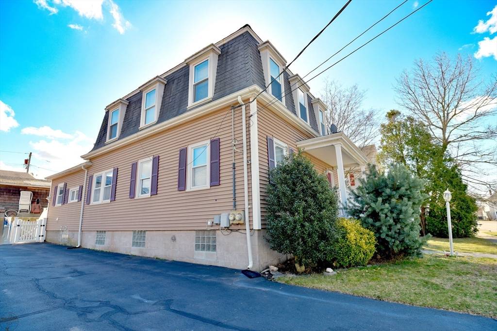 New Bedford, MA 02745,14 Maywood St