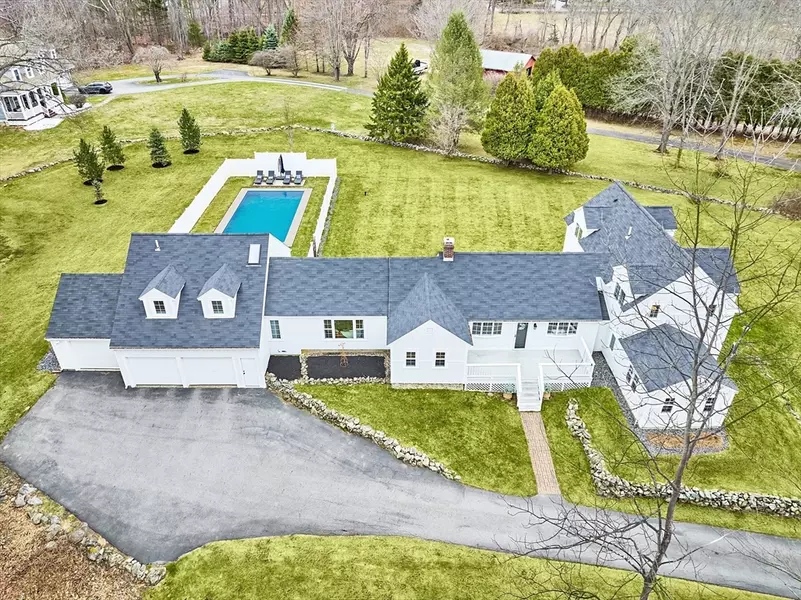 192 Middle St, West Newbury, MA 01985