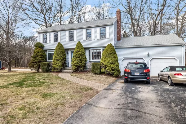 20 Ballou Rd,  Hopedale,  MA 01747