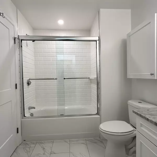 Brookline, MA 02467,101 Asheville Road #319