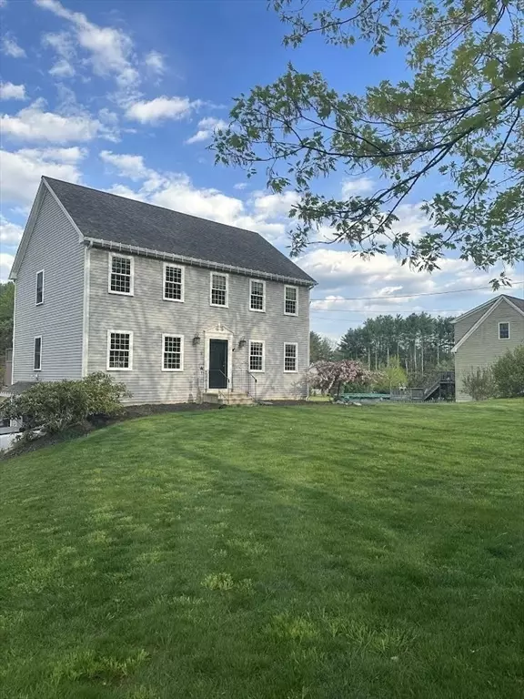 Warren, MA 01585,76 Old Douglas Rd