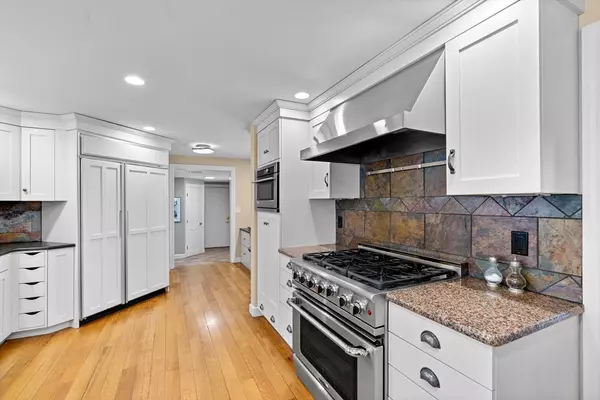 Wayland, MA 01778,8 Webster Lane