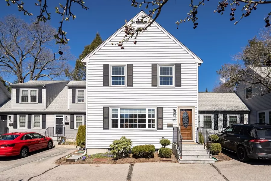 286 Linden St #286, Wellesley, MA 02482