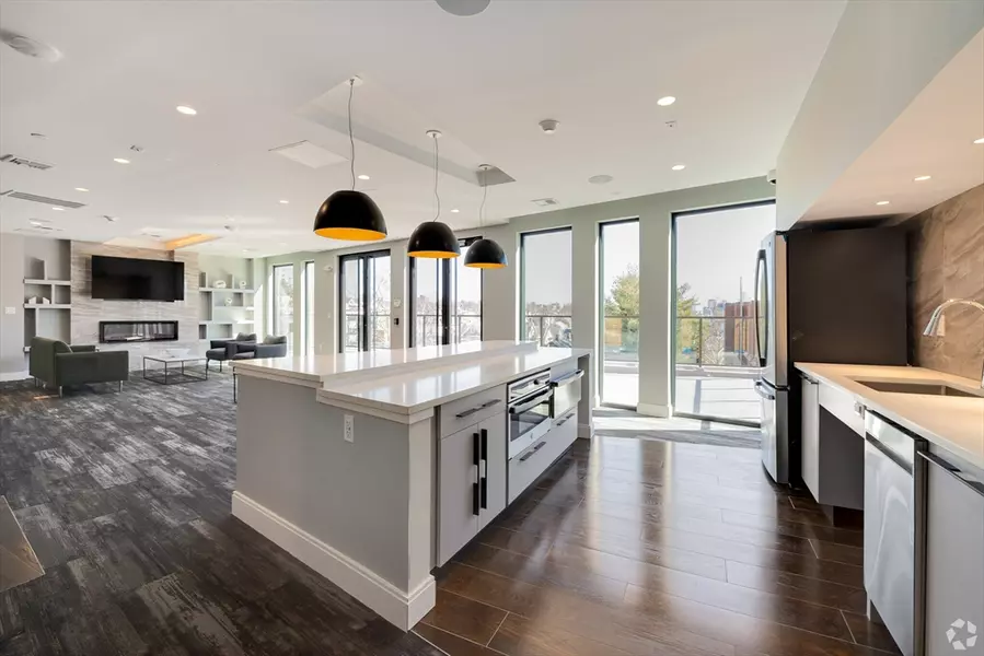 9 Central St #102, Somerville, MA 02143