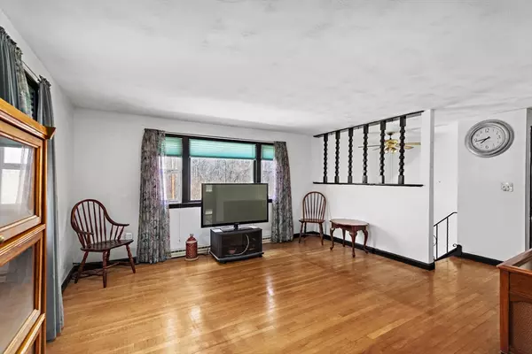 Plympton, MA 02367,11 Winnetuxet Rd